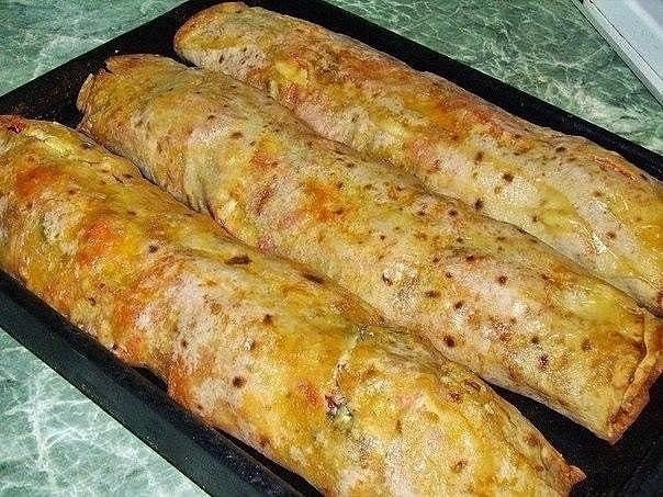 Фаршированный лаваш, запеченный в духовке, - отличная идея! Фаршированный лаваш, запеченный в духовке, - отличная идея!