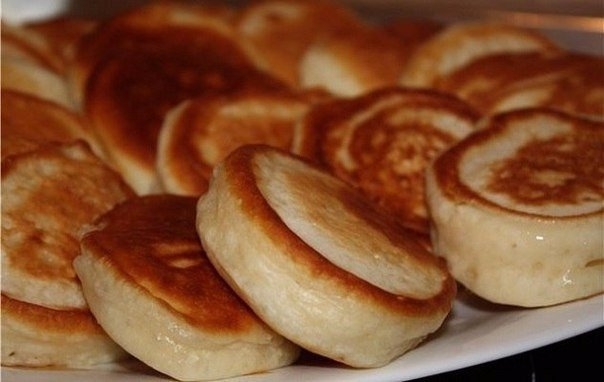 Пышные оладушки на кипяченом кефире - самые вкусные и пышные... Пышные оладушки на кипяченом кефире - самые вкусные и пышные...
