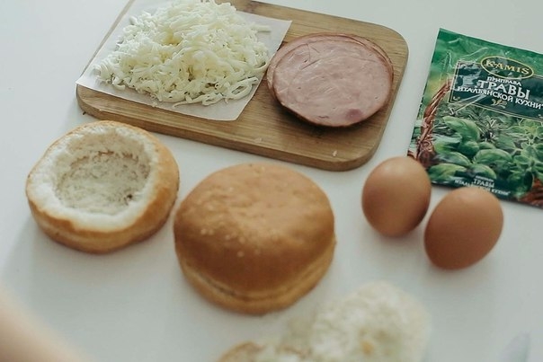 Яичница в булочке Яичница в булочке