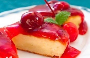 Сырники с вишневым соусом
