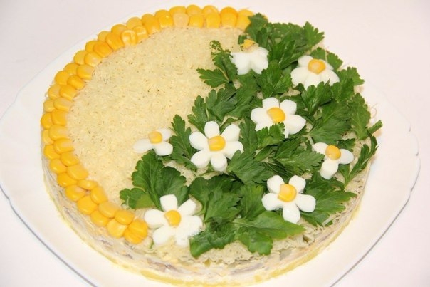 Салат "Фантазия" с курицей. Салат "Фантазия" с курицей.