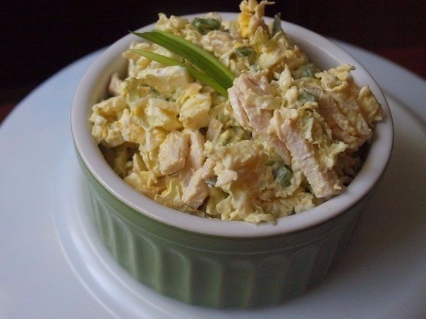 Салат из пекинской капусты с курицей. Салат из пекинской капусты с курицей.