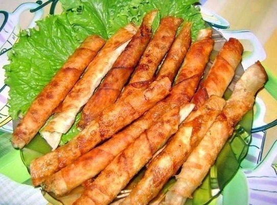 Закусочные рулетики из армянского лаваша. Закусочные рулетики из армянского лаваша.