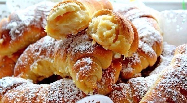 Булочки с кремом. Булочки с кремом.