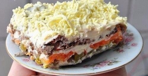 Салат слоёный "Печёнкин". Салат слоёный "Печёнкин".