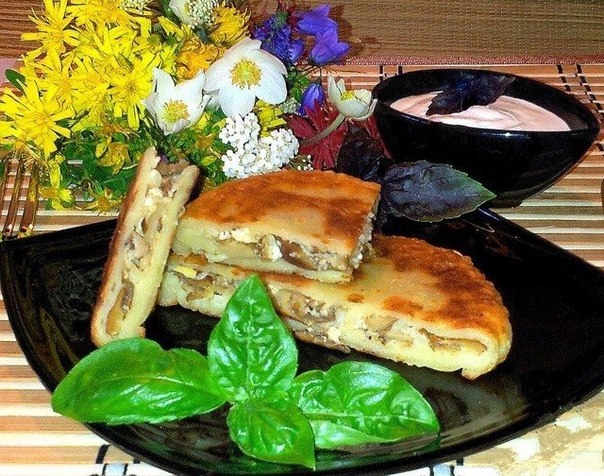 Сырные лепешки с начинкой. Сырные лепешки с начинкой.