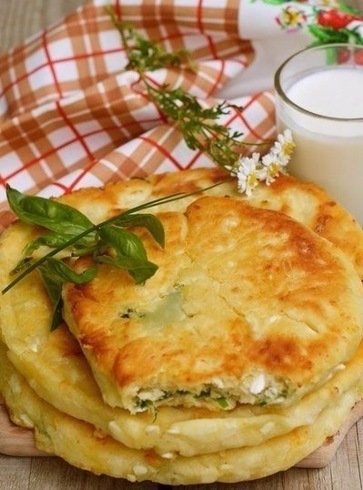 Сырные лепешки с разными начинками. Сырные лепешки с разными начинками.