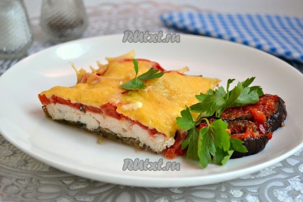 Куриное филе с баклажанами и помидорами в духовке...да еще под румяной корочкой сыра!!! Куриное филе с баклажанами и помидорами в духовке...да еще под румяной корочкой сыра!!!