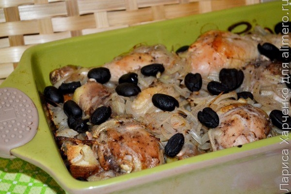 Куриные голени, запеченные на хлебе Куриные голени, запеченные на хлебе