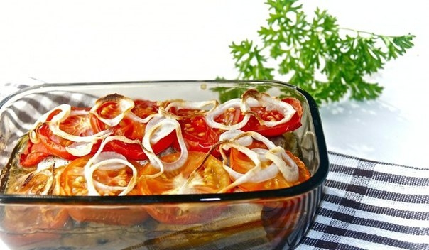 Скумбрия с помидорами. Скумбрия с помидорами.