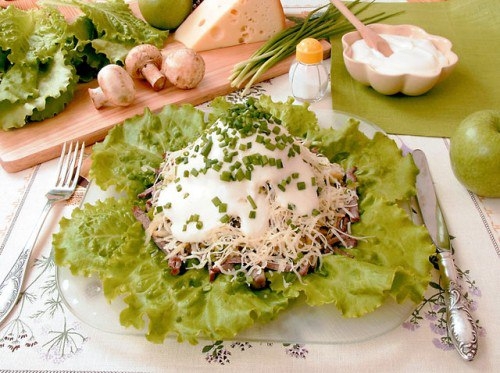 САЛАТ С МАРИНОВАННЫМИ ШАМПИНЬОНАМИ И ЯБЛОКАМИ САЛАТ С МАРИНОВАННЫМИ ШАМПИНЬОНАМИ И ЯБЛОКАМИ
