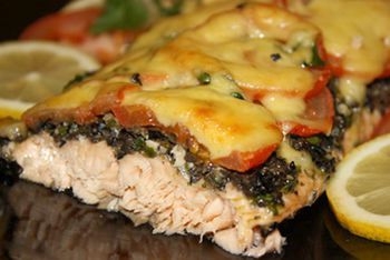 Лосось запеченный с маслинами. Лосось запеченный с маслинами.