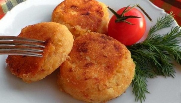 Картофельные котлеты с пармезаном и зеленью. Картофельные котлеты с пармезаном и зеленью.