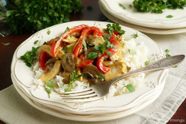 КУРИЦА С ГРИБАМИ И ПЕРЦЕМ