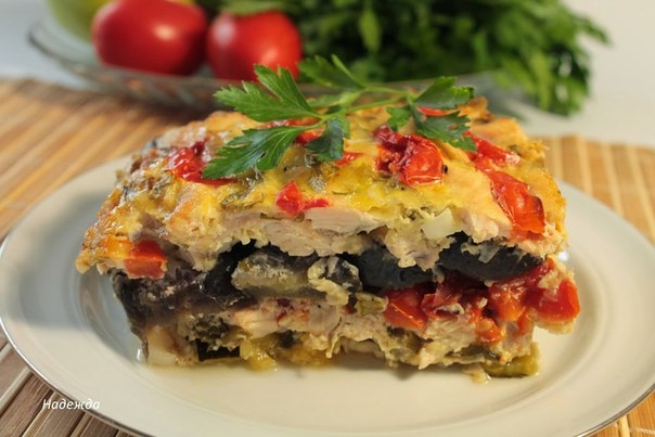 КУРИНОЕ ФИЛЕ,ЗАПЕЧЕННОЕ С ОВОЩАМИ.