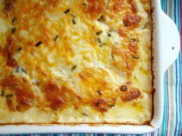 ЗАПЕЧЁННЫЙ В ДУХОВКЕ КАРТОФЕЛЬ С СЫРНЫМ СОУСОМ ЗАПЕЧЁННЫЙ В ДУХОВКЕ КАРТОФЕЛЬ С СЫРНЫМ СОУСОМ