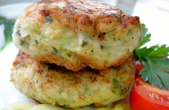 ЛЕТНИЕ КУРИНЫЕ КОТЛЕТЫ С РИСОМ И КАБАЧКАМИ ЛЕТНИЕ КУРИНЫЕ КОТЛЕТЫ С РИСОМ И КАБАЧКАМИ