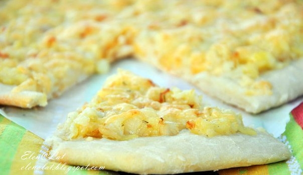 ШАНЬГА С КАРТОШКОЙ, СЫРОМ И ЖАРЕНЫМ ЛУКОМ