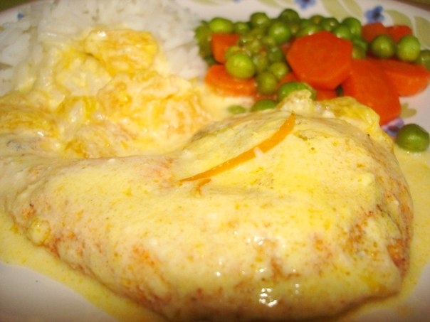 Куриная грудка в апельсиново-сметанном соусе Куриная грудка в апельсиново-сметанном соусе