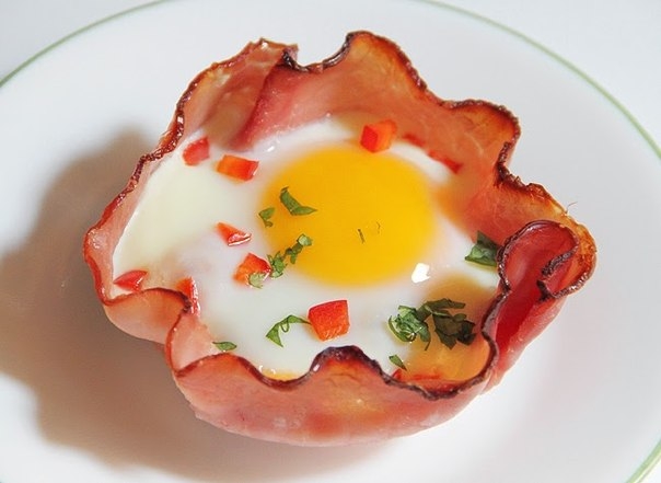 Вкусная идея для завтрака… Яйцо в ветчине Вкусная идея для завтрака… Яйцо в ветчине