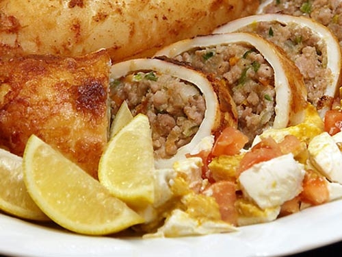 Кальмары фаршированные мясом Кальмары фаршированные мясом