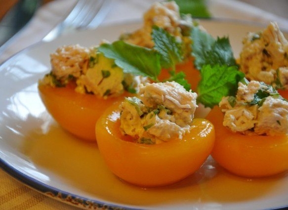 Персики с курицей и сыром Персики с курицей и сыром