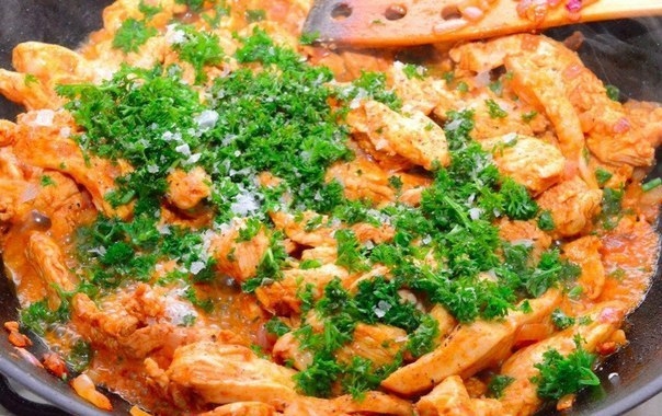 Филе курицы в лимоне и чесноке.