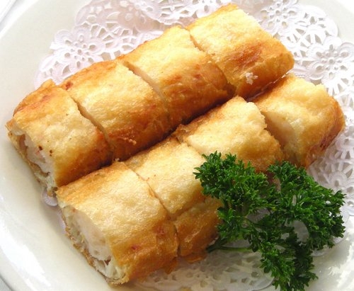 Картофельный рулет с яйцом и зеленым луком Картофельный рулет с яйцом и зеленым луком