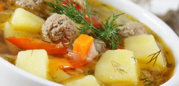 Суп с куриными фрикадельками и овощами Суп с куриными фрикадельками и овощами