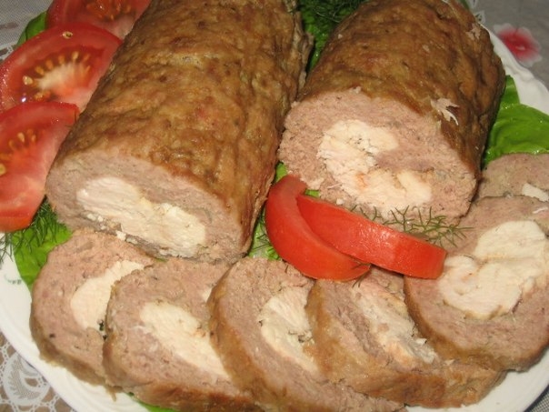 Рулет из фарша с курицей Рулет из фарша с курицей