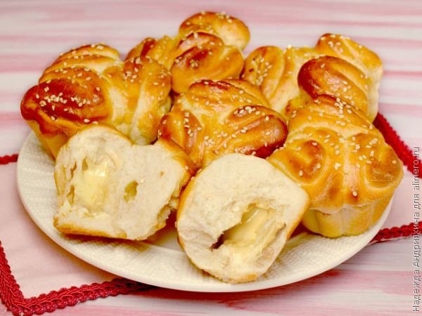 Сырные булочки с кунжутом Сырные булочки с кунжутом