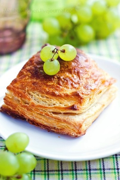 ПИРОГ С КУРИЦЕЙ И ВИНОГРАДОМ ПИРОГ С КУРИЦЕЙ И ВИНОГРАДОМ