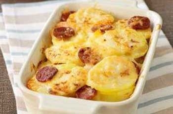 Немецкая запеканка с овощами и сардельками Немецкая запеканка с овощами и сардельками