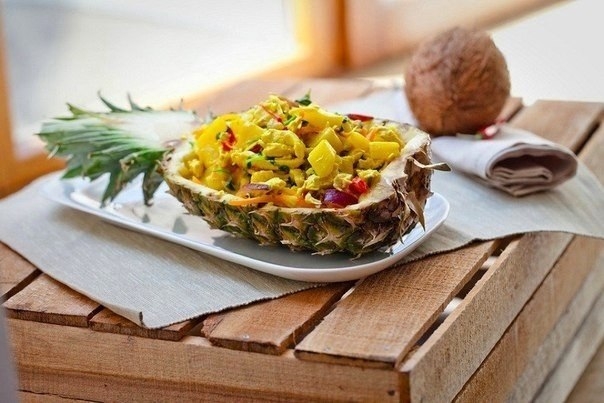 КУРИЦА В АНАНАСЕ. ОЧЕНЬ ПРАЗДНИЧНО КУРИЦА В АНАНАСЕ. ОЧЕНЬ ПРАЗДНИЧНО