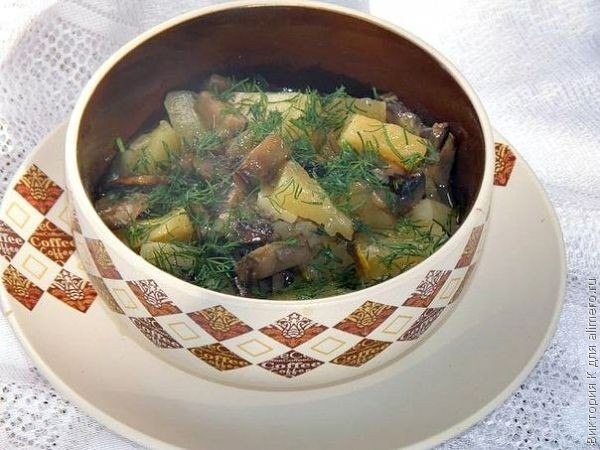 Картошка тушеная с грибами Картошка тушеная с грибами