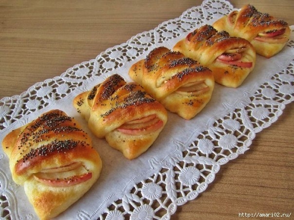 Конвертики из творожного теста с начинкой.