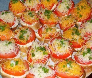 Горячие бутерброды на французской булки. Горячие бутерброды на французской булки.
