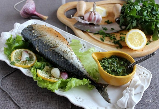 ЗАПЕЧЁННАЯ СКУМБРИЯ С СОУСОМ ГРЕМОЛАТА ЗАПЕЧЁННАЯ СКУМБРИЯ С СОУСОМ ГРЕМОЛАТА