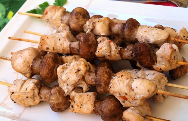 Шашлык из курицы с шампиньонами Шашлык из курицы с шампиньонами