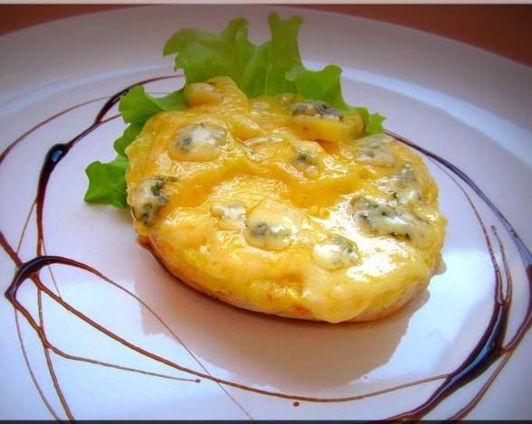Курочка под ананасом с сырной корочкой Курочка под ананасом с сырной корочкой