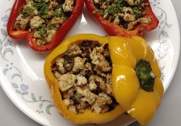 Перец, фаршированный курицей с грибами Перец, фаршированный курицей с грибами