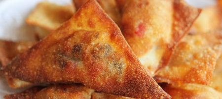 Пирожки - уголки с курицей. Пирожки - уголки с курицей.