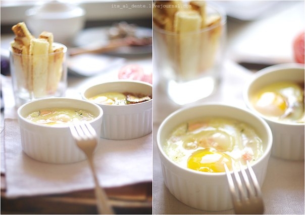 Лучший завтрак яйца A La Cocotte Лучший завтрак яйца A La Cocotte