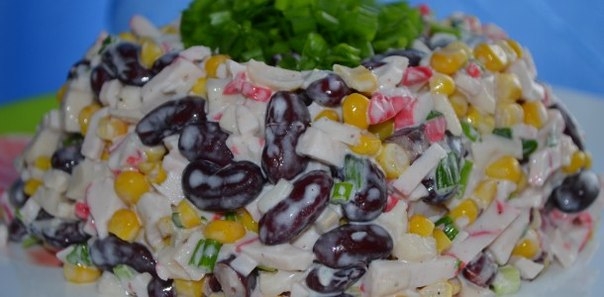 Салат с кальмарами и фасолью Салат с кальмарами и фасолью