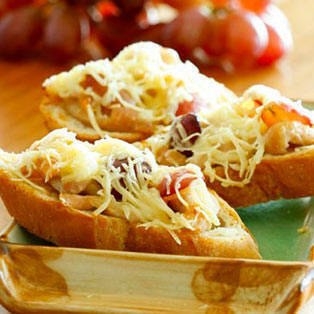 Брускетта с копченой курицей