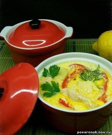 Курица с овощами в горшочке под сырно-сметанным соусом