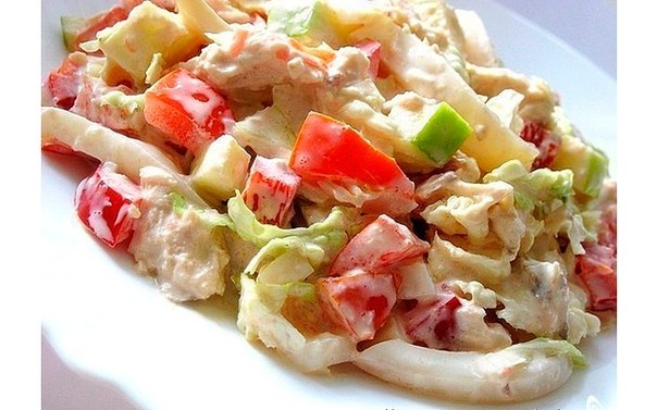 Салат из курицы и кальмаров Салат из курицы и кальмаров