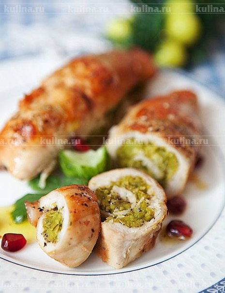 Куриные рулеты с зеленым горошком Куриные рулеты с зеленым горошком