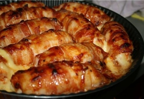 Куриные рулетики с копченым сыром .