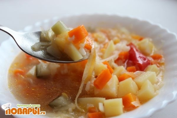 Рисовый суп с капустой, огурцами и помидорами Рисовый суп с капустой, огурцами и помидорами